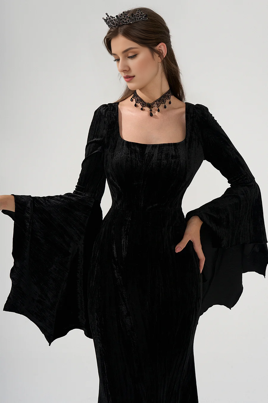 Vestido de fiesta de sirena con escote cuadrado y mangas acampanadas de terciopelo hasta el suelo